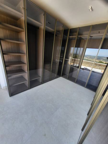 Création d'un dressing modulable sur mesure avec un configurateur pro 3D à Volx : Armoire penderie et rangement pratique