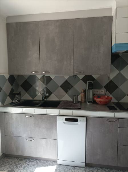 Après rénovation cuisine équipée proche de volx