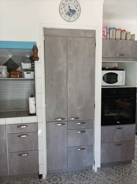 Après rénovation cuisine avec poignée en inox proche de oraison