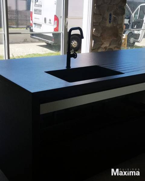 Installation d'une cuisine sans poignées à Forcalquier, proche de Volx