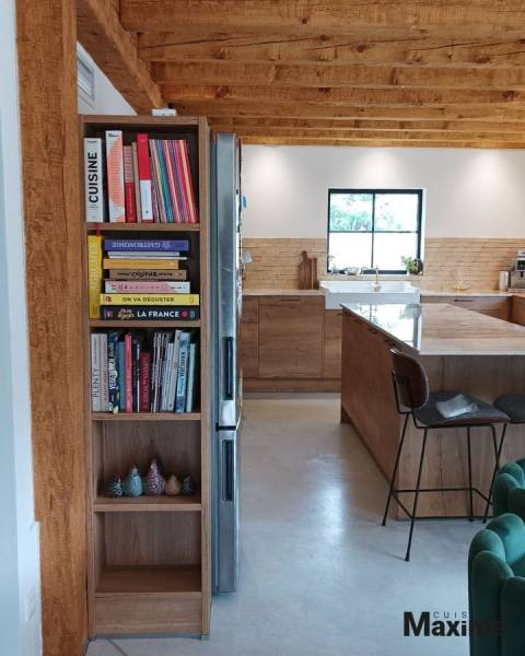 Conception et pose de cuisine sur mesure avec poignées à Manosque